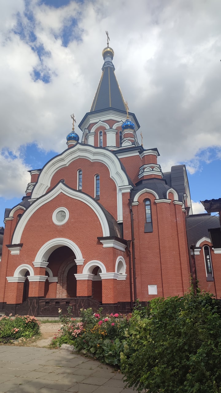 Почаевский храм в Салтыковке